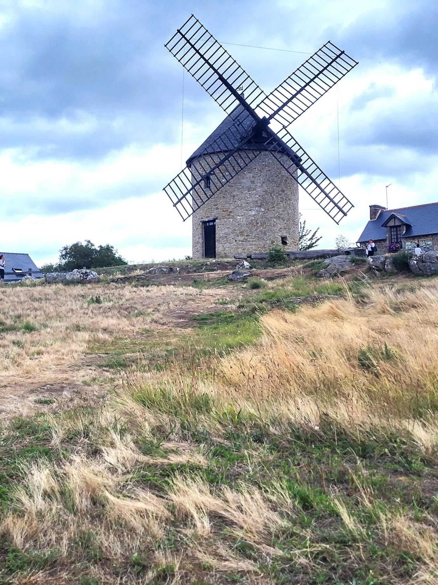 Petit Chatelet Bis Hirel Eksteriør bilde